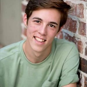 Meet your Posher, Logan